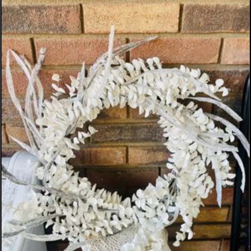 *Winter White Sparkle Eucalyptus Wreath